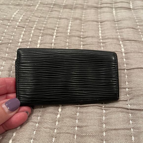 Louis Vuitton LV 4 Key Holder Black Epi Leather Authentic COA - Picture 3 of 7